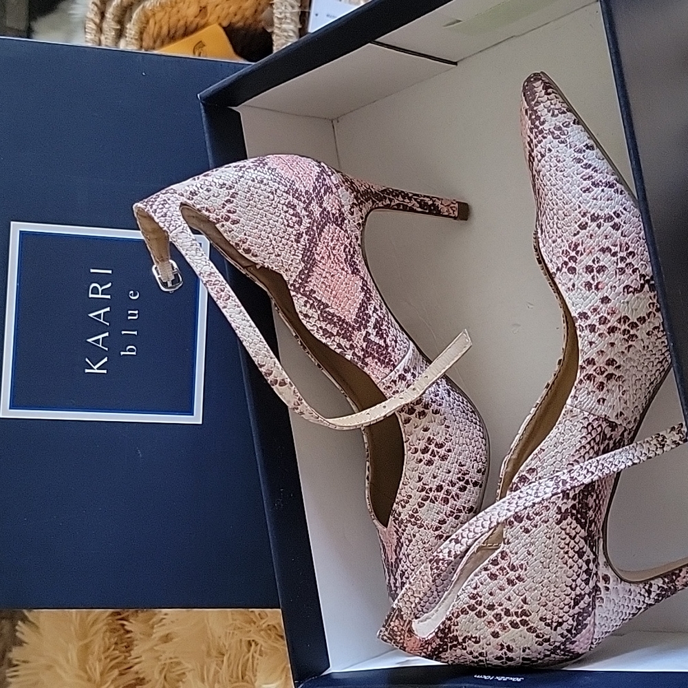 Size 7 closed toe wrap ankle strap pumps